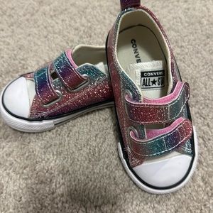 Toddler girls size 6 converse shoes, worn once
